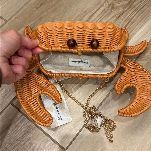 NWT Tommy Bahama woven Crab-Shaped Wicker Handbag - Picture 5 of 5